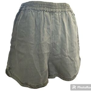 Treasure & Bond NWT olive green sarma pigment pull on shorts sz medium elastic